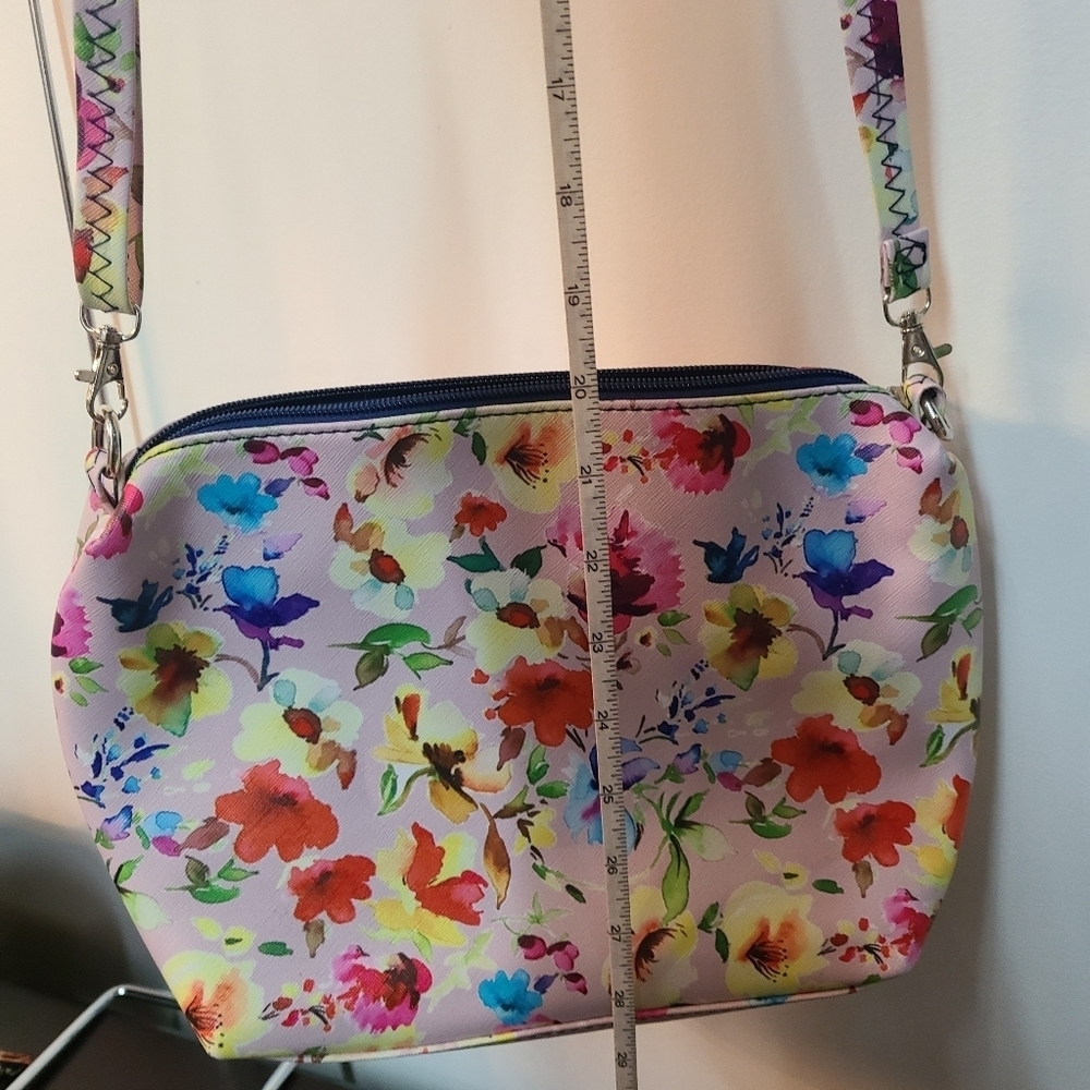 NWOT Carlos Floral Shoulder Bag and Wristlet - Picture 4 of 16